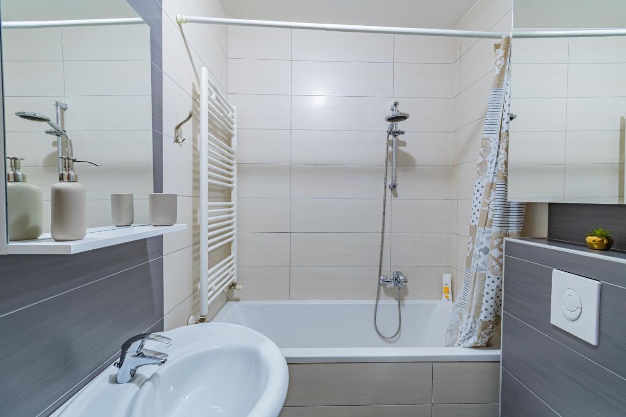 Flexible Selfcheckins 30 - Zagreb - Garage - Electric Vehicle Ccharger - Big Loggia - New - Apartments Repinc 30 Экстерьер фото